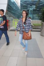 Hazel Keech snapped at domestic airport in Mumbai on 22nd June 2015